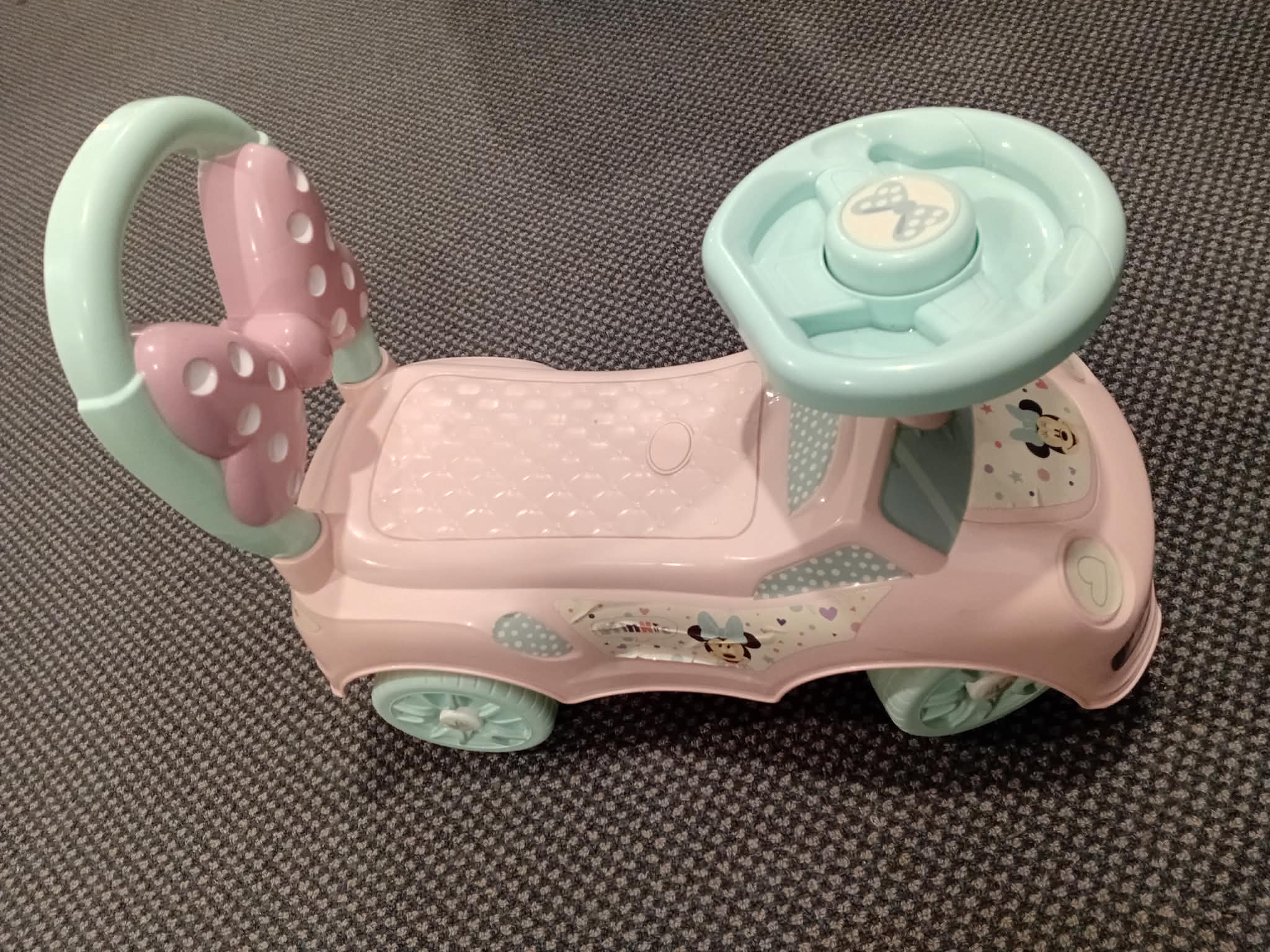 Minnie Mouse Ride-on