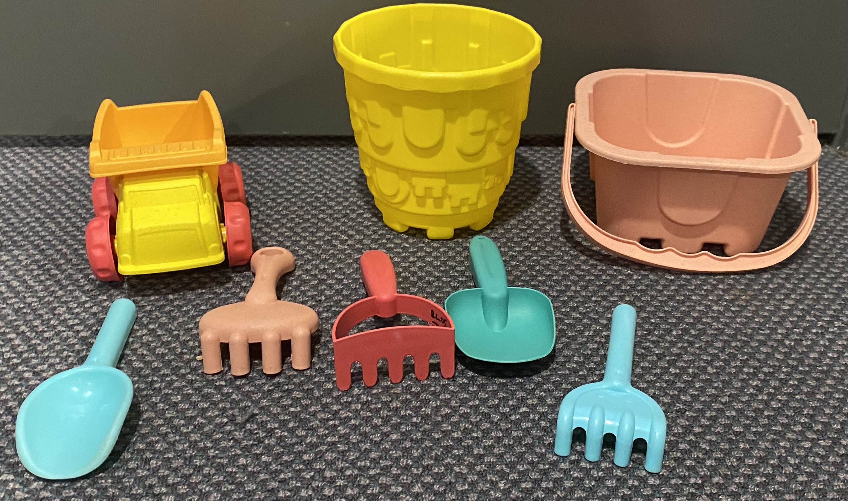 Beach bucket and spade set