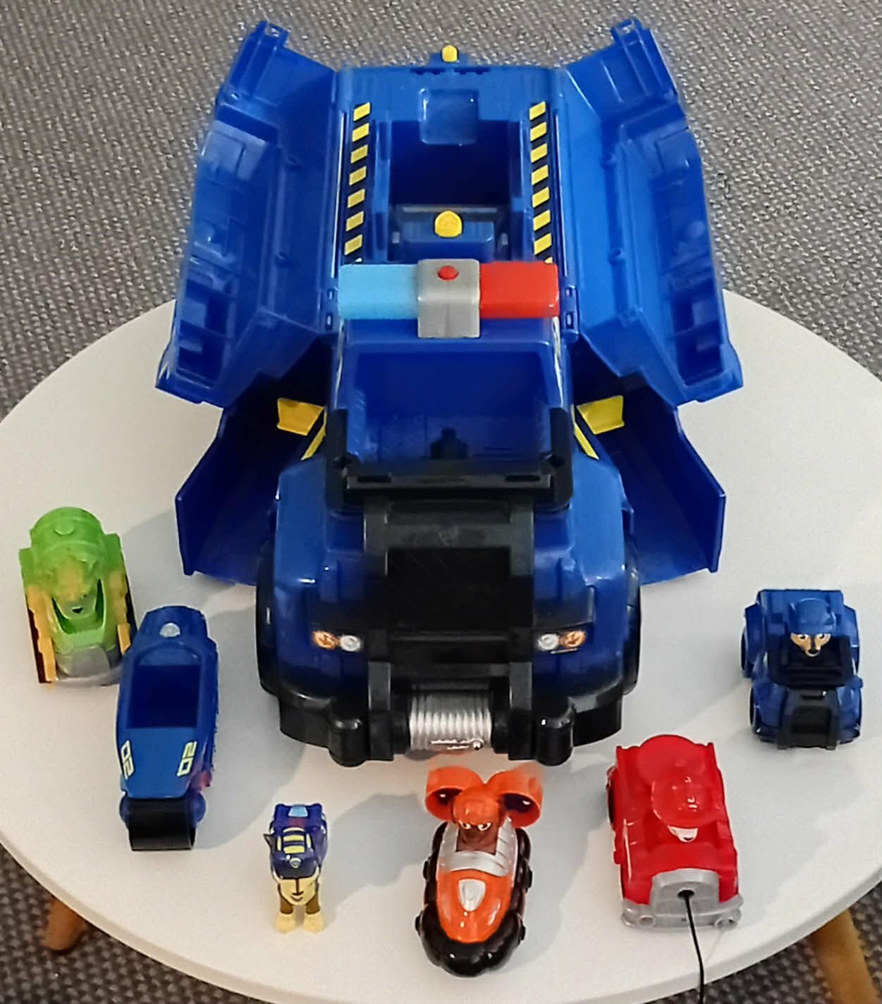 Paw Patrol - Rescue Cruiser Truck with 5 Vehicle Set