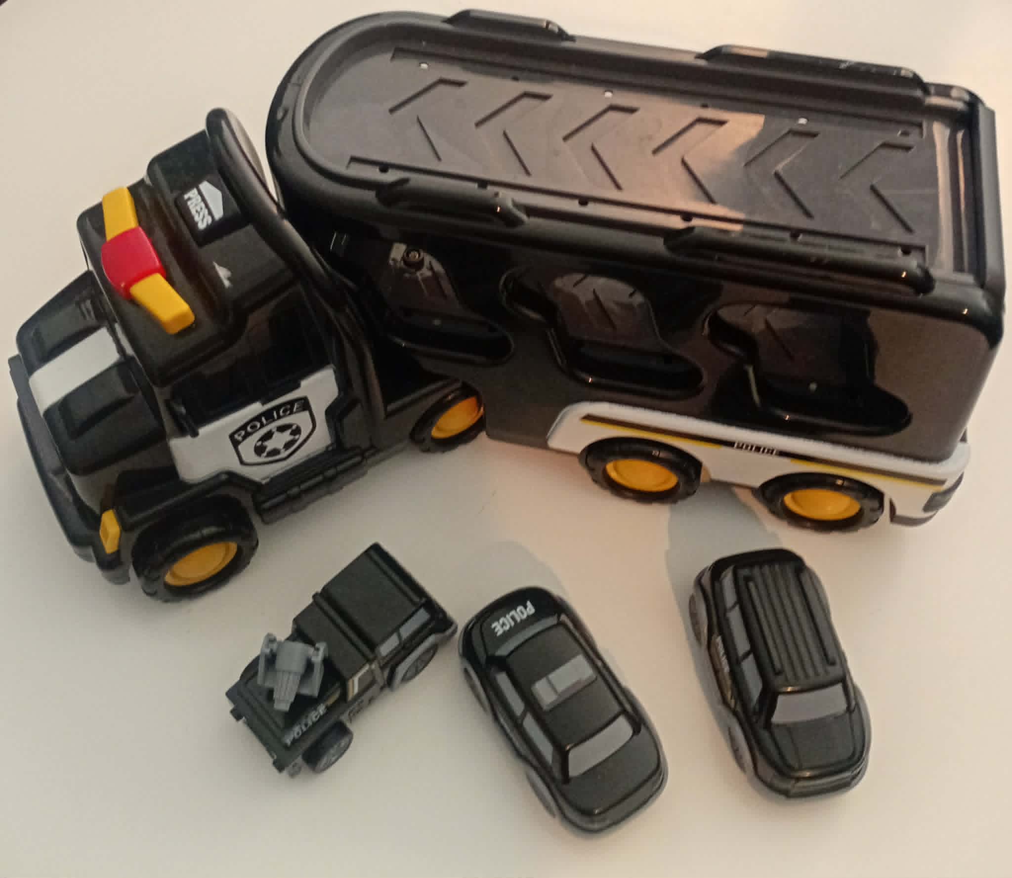 Police Transporter with 3 Cars