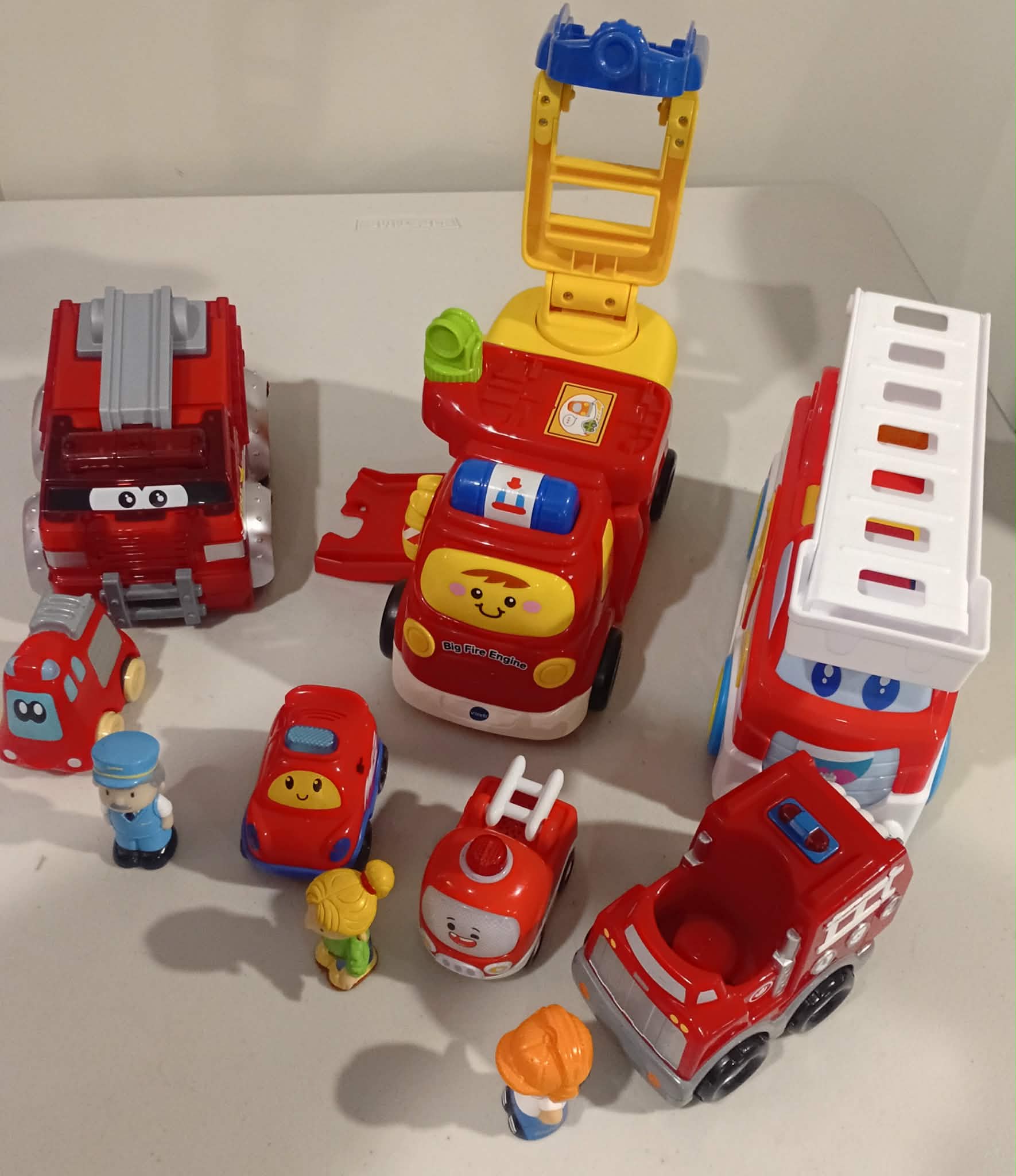 Fire Trucks- 7 Vehicle/3 People Set