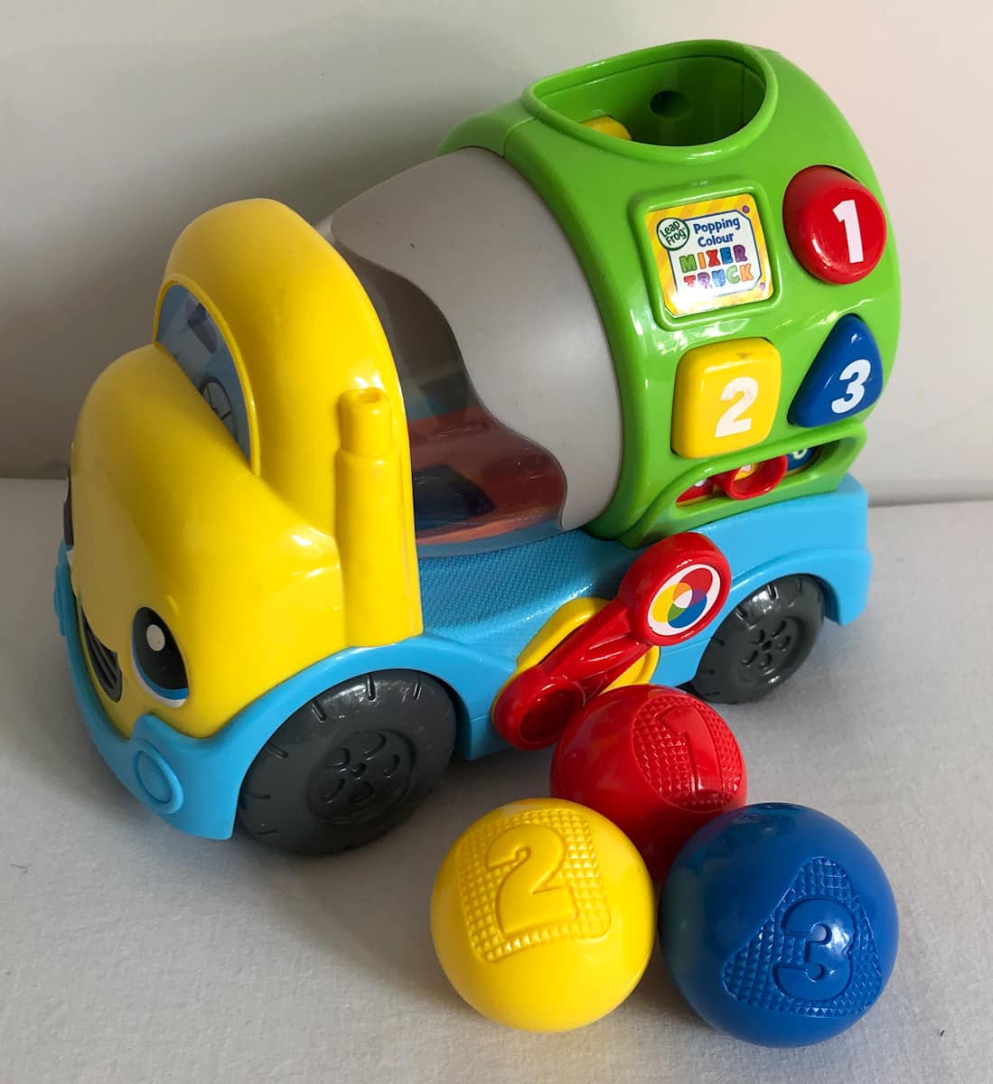 Leapfrog Popping Colour Mixer Truck with 3 Balls